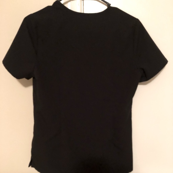 Wear Figs Catarina™ One-Pocket Scrub Top - Picture 4 of 4